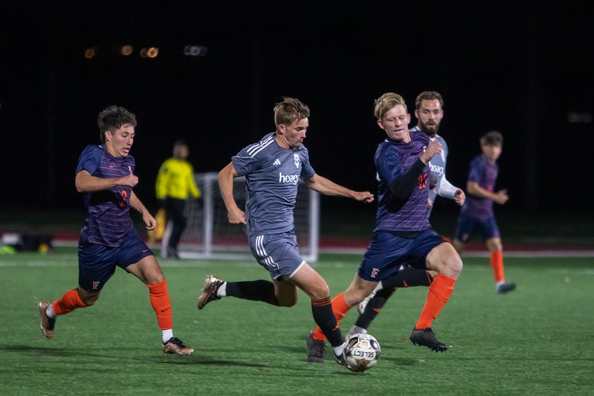 orangecountysc's tweet image. Former Titan vs. Titans 🍊

Core memory for @owen_lambe playing his alma mater last night!