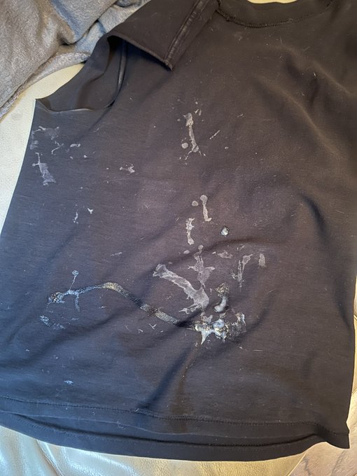 When u wear a black shirt when u jerk off 😂 https://t.co/3pJndcVkzS