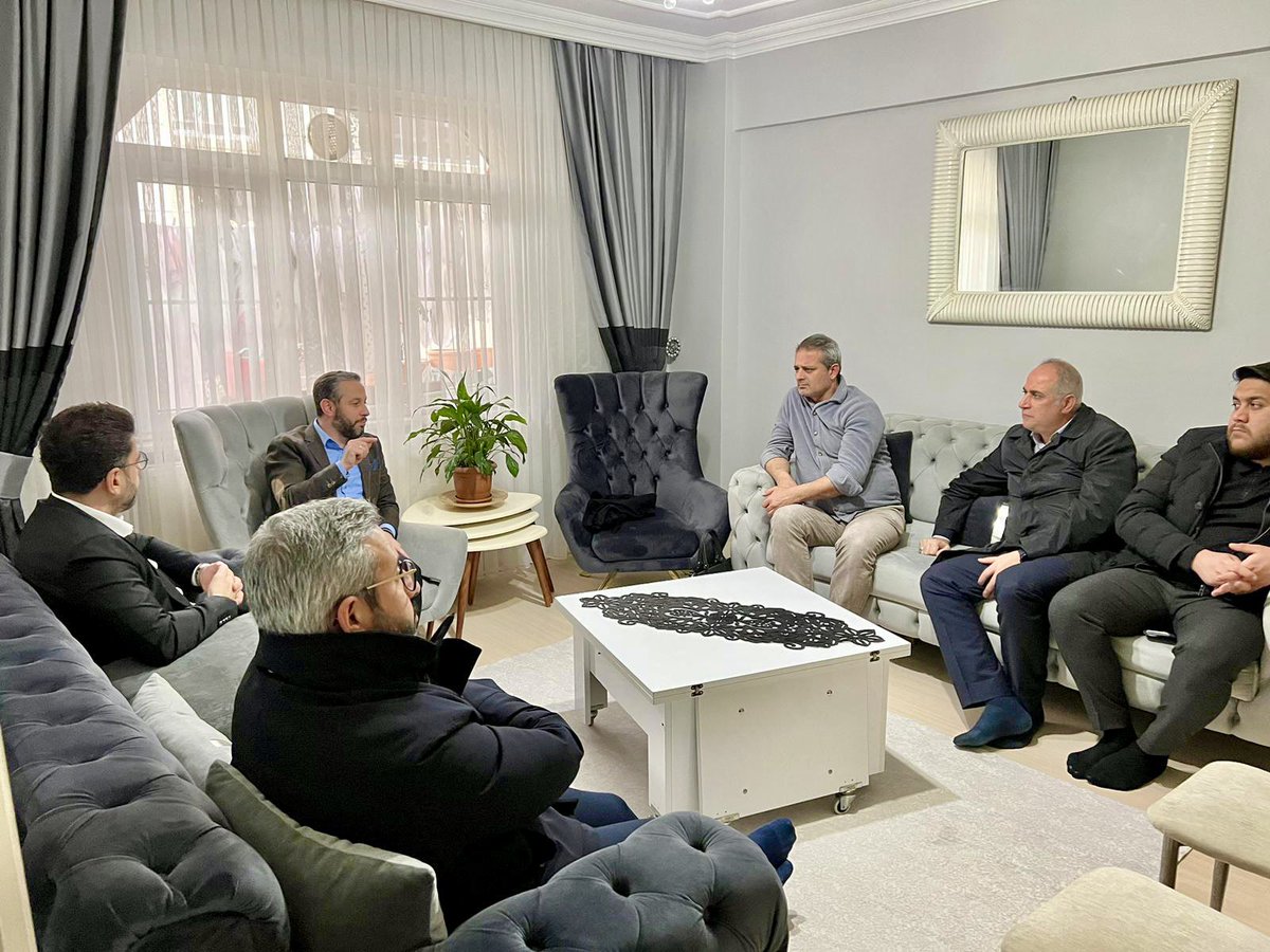 6 Şubatta 10 ilimizde meydana gelen Asrın Felaketinde, Hatay’da 26 yakınını kaybeden Esentepe Mahalle Başkanımız Hasan Sarsar beyin eşine taziye ziyaretinde bulunduk😔

Cenab-ı Hakk deprem de hayatını kaybeden aziz milletimize rahmetiyle muamele eylesin🤲

📍Eyüp Sultan