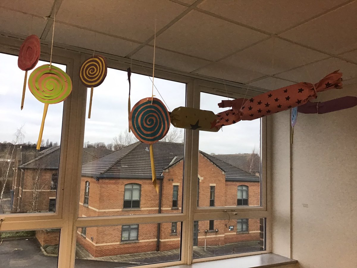ellandarts's tweet photo. World Book Day at The Elland!
Such good fun.
#collaborative 
#teamwork
#pride https://t.co/t4nDd1MnRx