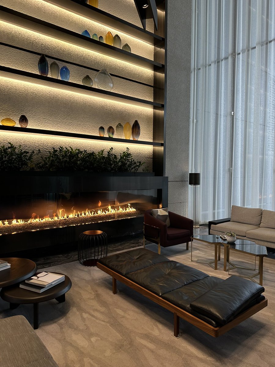 ExtellMGMT's tweet photo. A world of private amenities at your doorstep. One Manhattan Square has everything from a sports club, spa, and tons of entertainment spaces!
#Extell #onemanhattansquare #LoveWhereYouWork https://t.co/jxMq31LMOj