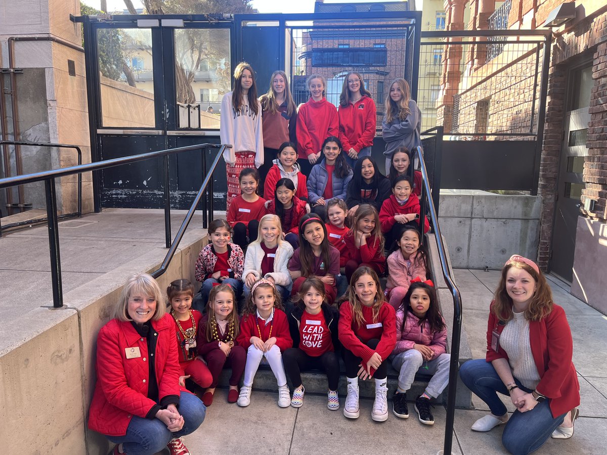 RebaTeaching's tweet image. Happy #WomensHistoryMonth from Convent Elementary&apos;s Goetz House! I&apos;m so thrilled to be a part of this @sacredheartsf CES K-8 group of inspirational young women!
#TheFutureisFemale #girlpower #SacredHeartEducation #MotherJosephineGœtz