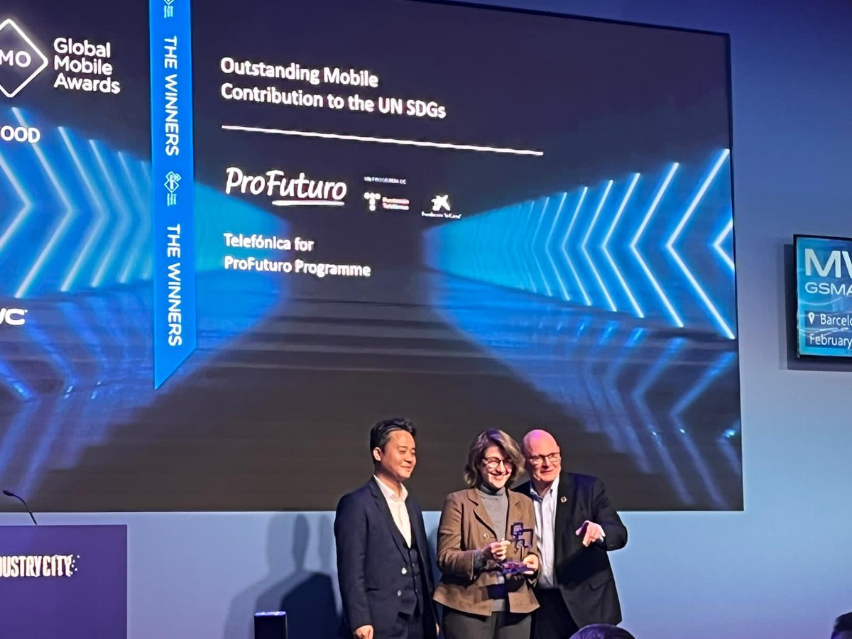 LuisBenatuilV's tweet photo. 🎉¡Felicitaciones a @ProFuturo_ por haber recibido el #GLOMOAwards 2023 en la categoría #Tech4good debido a su alcance e impacto en la transformación de la e-ducación! 

@fundacionTef @FundlaCaixa @MWCHub @FTMovistarEc @movistarec @TelefonicaEC

#SomosProFuturo #FTMovistarEc https://t.co/4YlxqOpLxG