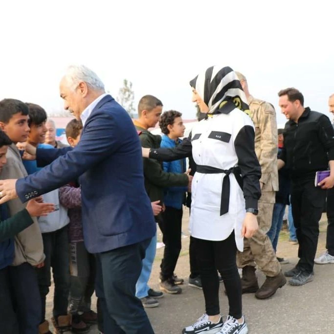 rabialacin4's tweet photo. Nurdağı İlçemizin kırsal mahallelerinde yaşayan kıymetli hemşehrilerimizi ziyaret ederek, taziye ve geçmiş olsun dileklerimizi ilettik.
#Gözlühüyük
#Sayburun
#Altınova
#Torunlar
#İncegedik
#Durmuşlar
#Kırkpınar
#Hamidiye https://t.co/ehgQWsqLhL