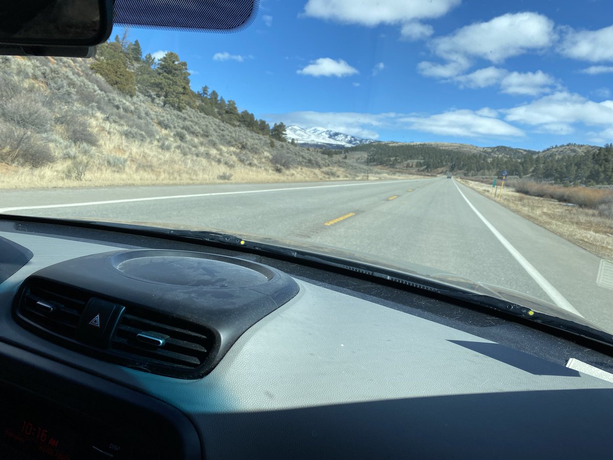 SavalaSmith's tweet photo. Beautiful drive through the pass on the way to Denver this morning. https://t.co/nK6WA1Gq4c