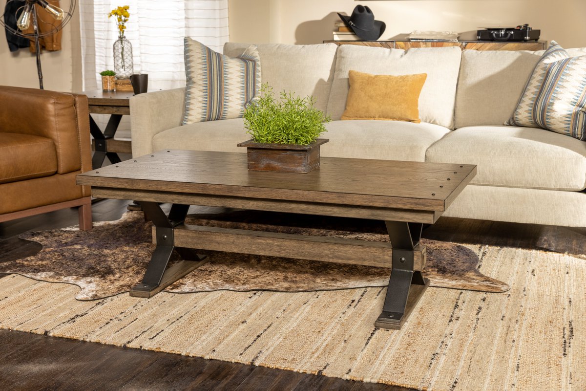 Steinhafels's tweet photo. Our #JonathanLouis Kelvin Track Arm Sofa is the perfect sofa for any living space - you can glam it up, or make it country casual. 🤠🐮 

Link in bio to shop the whole look! 👍

#steinhafelsstyle #wisconsin #steinhafels #furniture #steinhafelsfurniture #Illinois #countrychicdecor https://t.co/p5ZLezIBx9