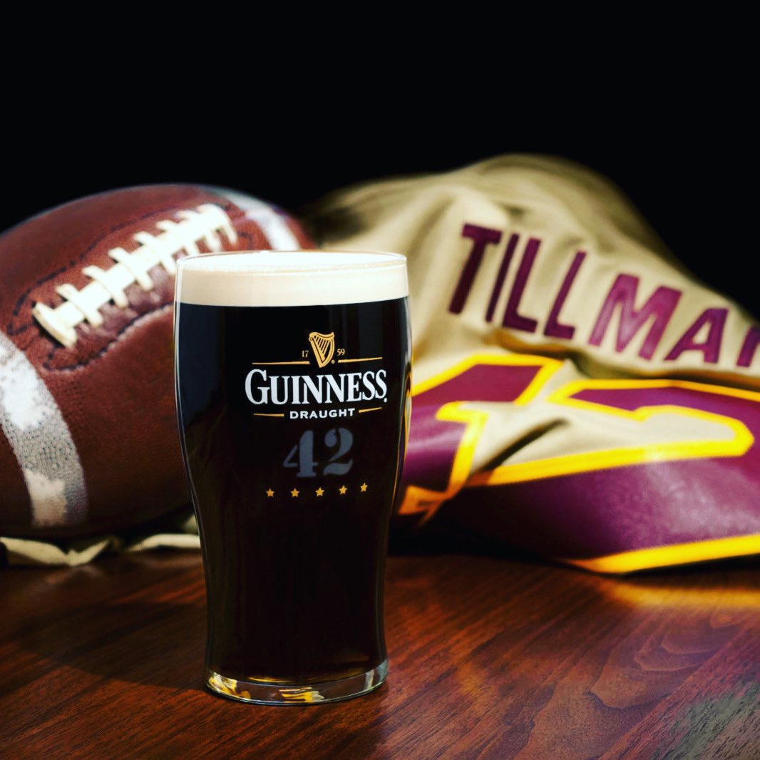 SFSunDevil's tweet photo. 🚨THIS SATURDAY🚨
Great news Pat’s Run fans! 
THIS SATURDAY
6-8pm
Casey Moores Tempe
Pints for Pat glasses will be available!🍺
Spread the word &amp; Join us! #HONOR 
@baldspartan @DougTammaro 
@pattillmanfnd https://t.co/DXah0kkUrW