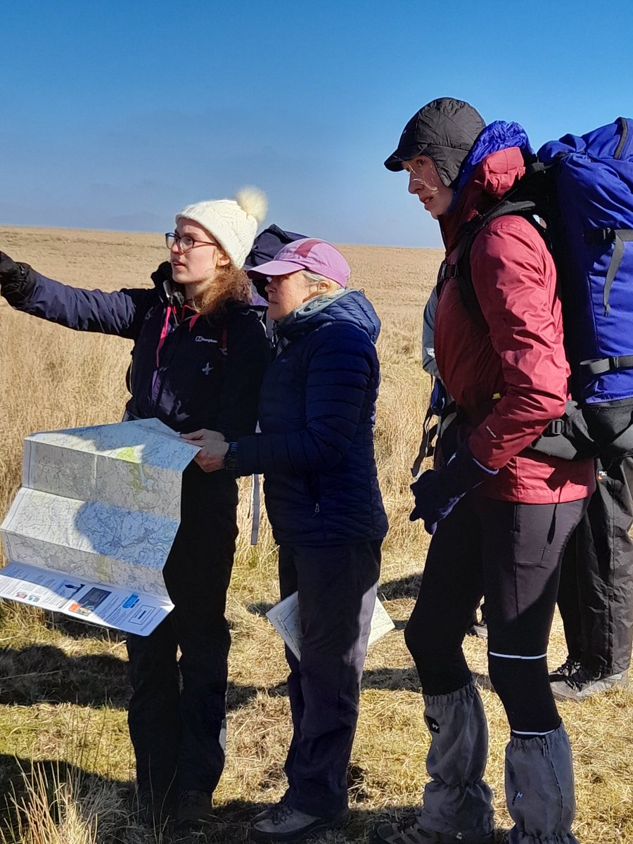 adventures_grid's tweet photo. @Outdoor_RAD Redmaids' High School girls enjoying the Spring sunshine on day 1 of their Gold DofE practice expedition. #DofE #GoldDofE #SunnyDartmoor #OutdoorLearning #MapAndCompass https://t.co/7aeMBW7dJz