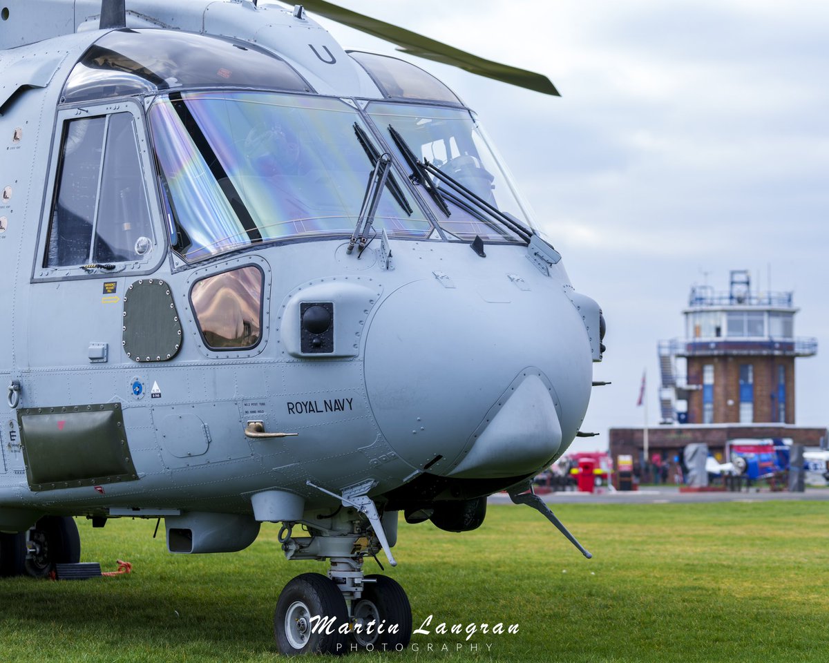 airlinerslive's tweet image. Todays awesome visitor to @city_airport. Royal Navy Merlin stopping in for a refuel. We loved grabbing some images and video! 

#avgeeks #aviation #rotor #merlin #heli #navy #sony #gmaster