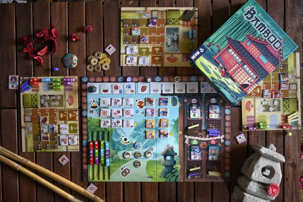 GermanMiyan's tweet photo. Suelo conservar versiones antiguas de mis juegos, así que voy a aprovechar para hablaros de algunas cosas sobre la creación de Bamboo de @DevirIberia 
La evolución de prototipo al producto final, toma ya!
Acompáñame, creo que puede ser interesante.
Entra hilo... https://t.co/FoCU0KOebg