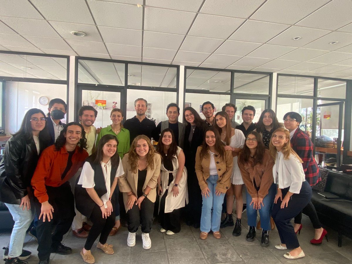 Feliz de platicar hoy con tanto estudiante talentoso en la Universidad <a href="/anahuac/">Anáhuac Campus Norte</a> muchos aprendizajes y buenas conversaciones!! Gracias por la invitación a <a href="/vertice_anahuac/">Vértice México</a>