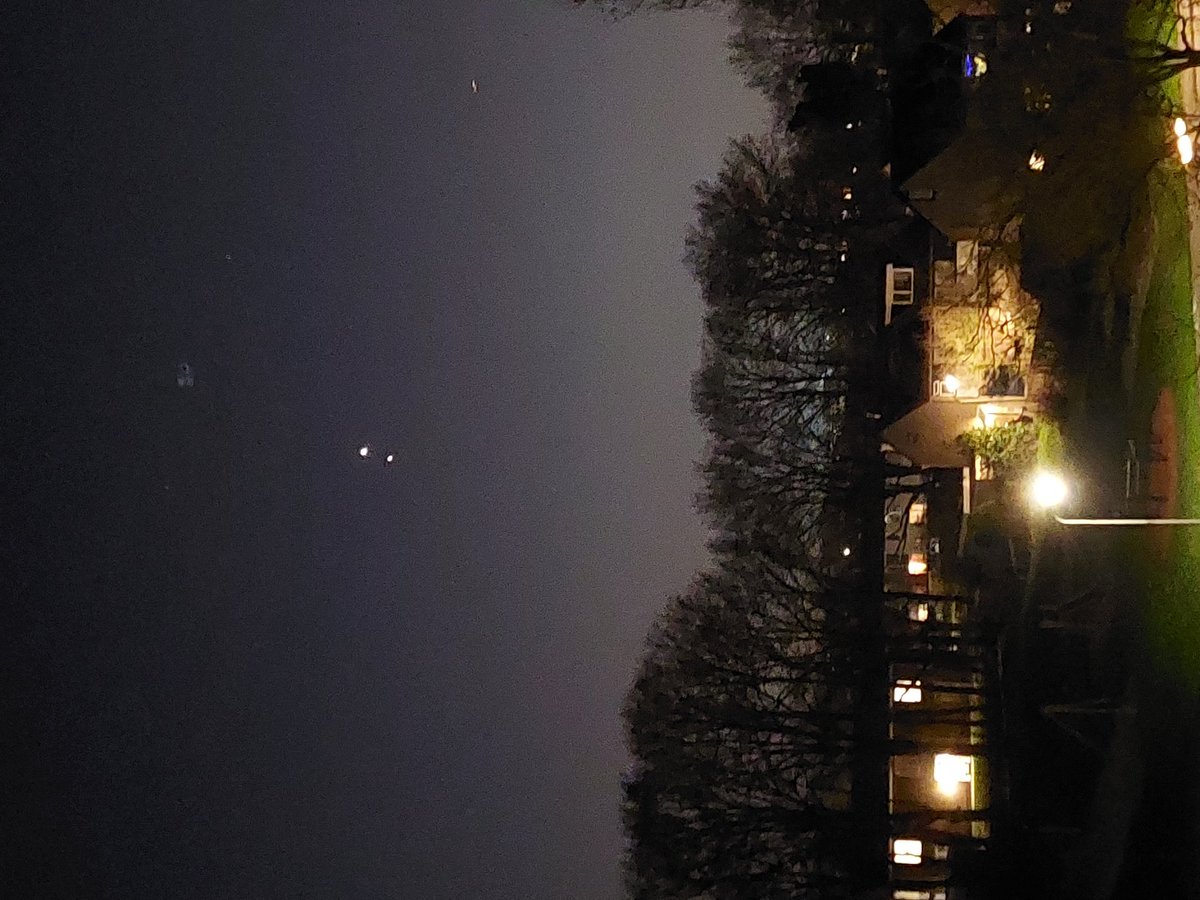 Agnes03's tweet photo. Ook vanavond nog te zien  #Venus #Jupiter https://t.co/Hgo5eWMgwy