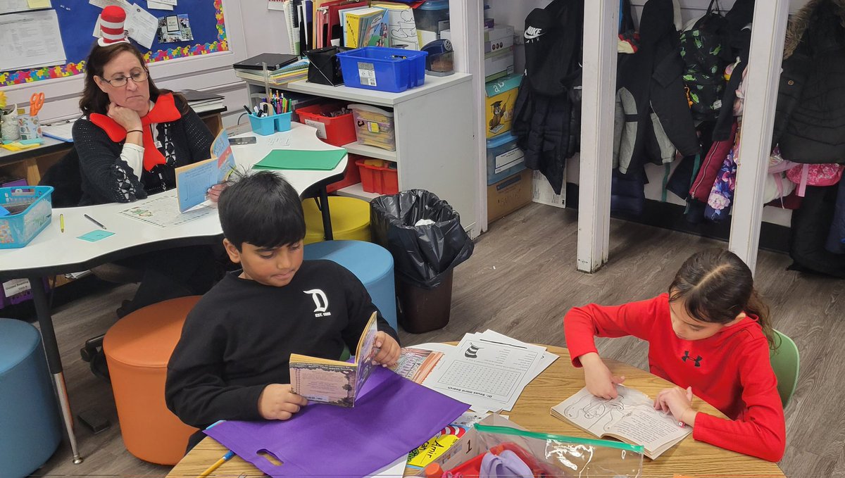 lacorr_team's tweet photo. Take Ten at Ten for Teresa
Kicking off Read Across America by taking 10 minutes to quietly read in remembrance of our beloved Librarian,  Miss Bolz. #TeamWheeler @WheelerAvenue
@VS13UFSD https://t.co/S2siEZnueB