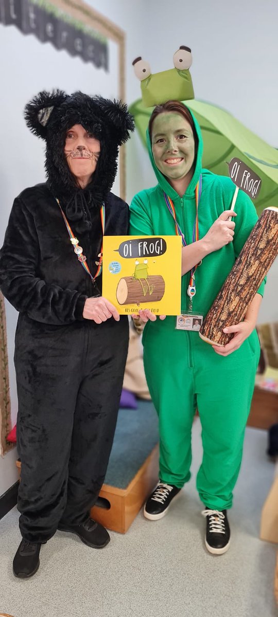 CastlewayYear1's tweet photo. #OiFrog by Kes Gray and @_JimField for #WorldBookDay2023! We loved reading the adventures of our favourite duo in Reception class today 💚🐸🪵🐈‍⬛️ @WeAreCastleway https://t.co/VhiyhXWc4c