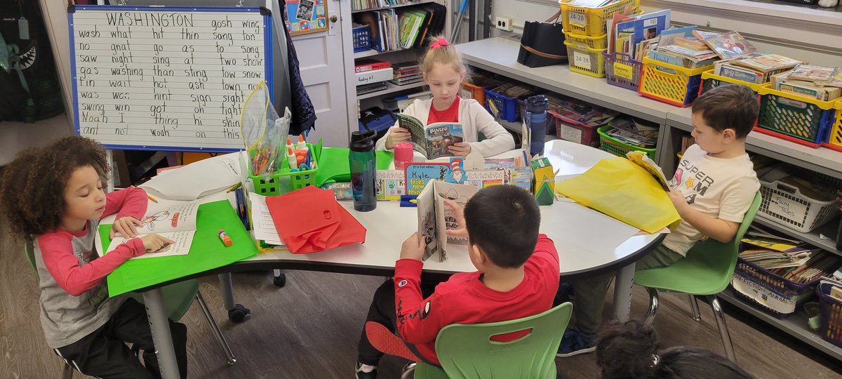 lacorr_team's tweet photo. Take Ten at Ten for Teresa
Kicking off Read Across America by taking 10 minutes to quietly read in remembrance of our beloved Librarian,  Miss Bolz. #TeamWheeler @WheelerAvenue
@VS13UFSD https://t.co/89jWBOhbur