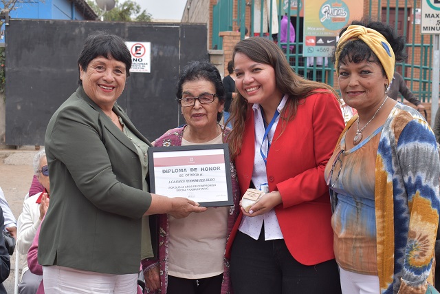 📌Municipio serenense reconoce labor social de activa dirigente de Las Compañías ➡ periodicolacompania.cl/?p=3273