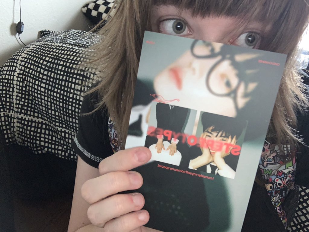 movies4guyz's tweet photo. THEY CAME HOMEEEE :DDDDD tysssssssm @blankfuji these r so gorgeous i love them sm https://t.co/x5CnPWCBLE