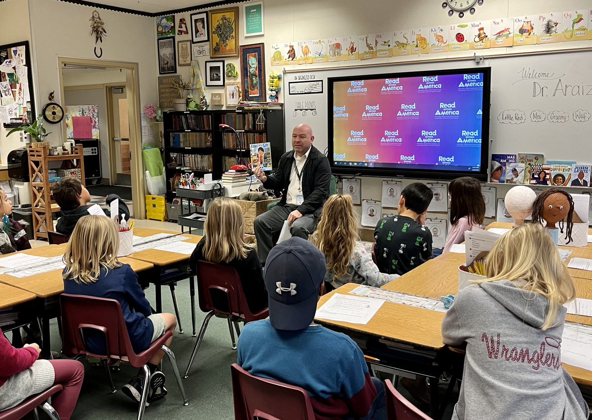 LangRanchElem's tweet photo. Wranglers love Read Across America Day! Thank you to all our amazing guest readers who shared their favorite books with our wranglers! #lrewranglers #conejoforward #cvusd https://t.co/jpKnuewSzu