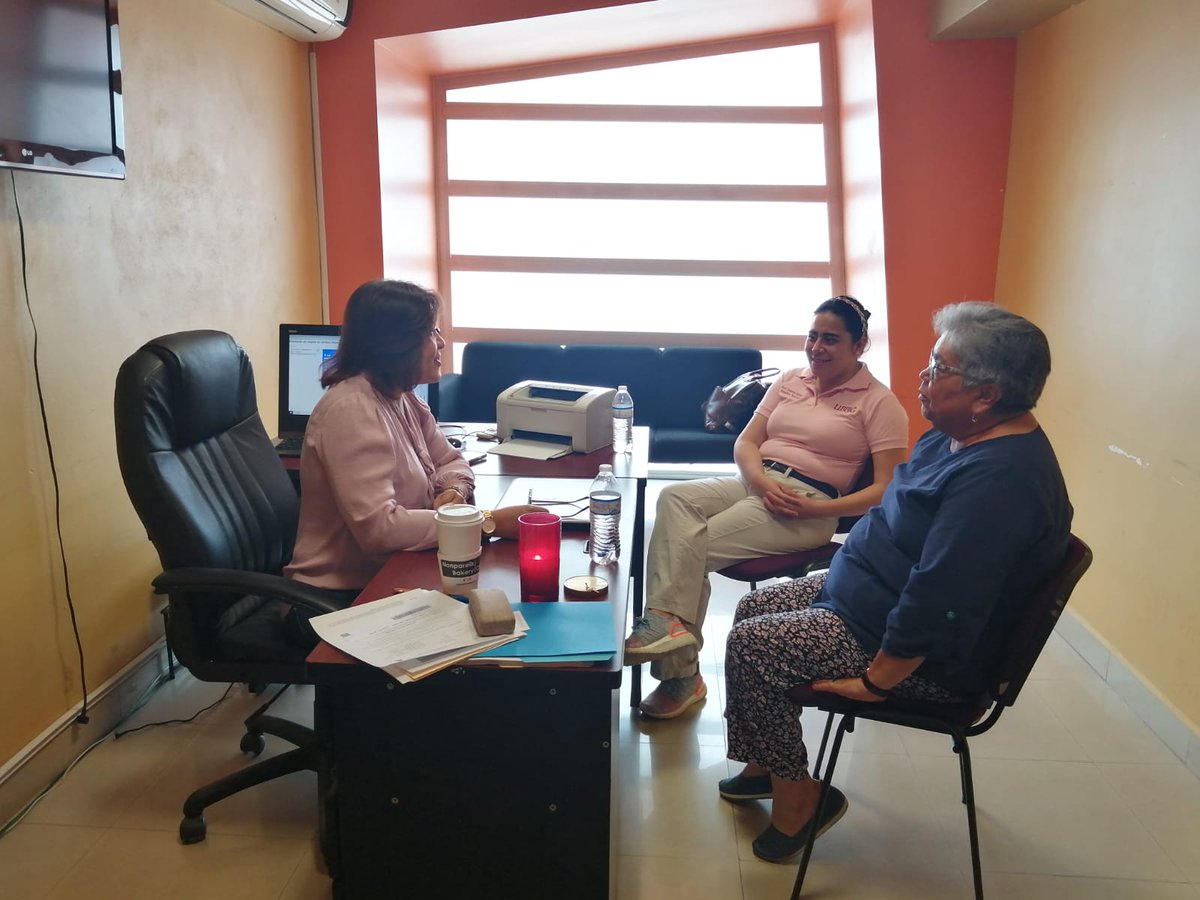 Hoy tuvimos la visita de la Directora de la Universidad Benito Juárez, Profra. Argelia Gallegos Martínez y la Maestra. Josefina Sánchez Ponce con quienes preparamos proyectos futuros para favorecer la empleabilidad en Piedras Negras.