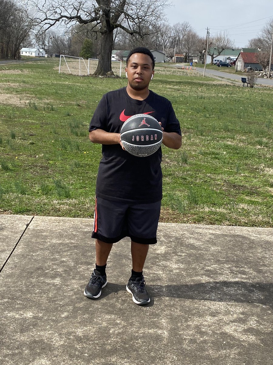 PDrizly's tweet image. I am  always ready to hoop🏀🏀!