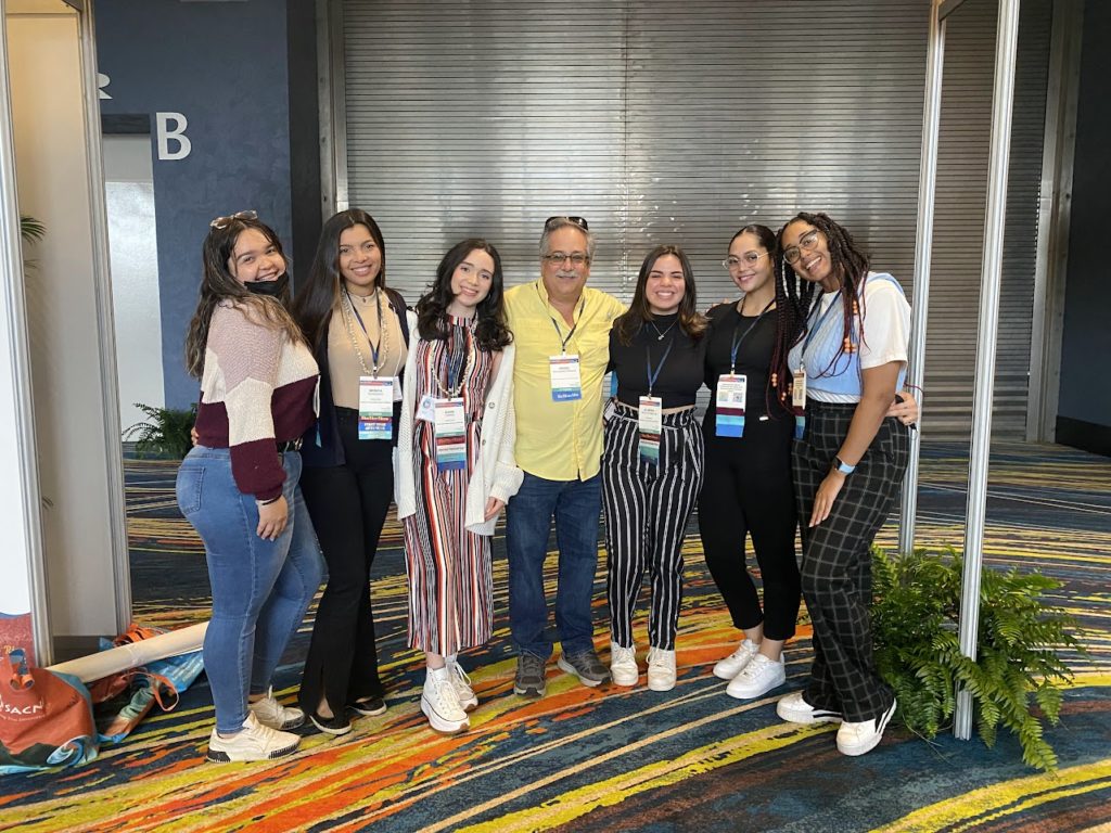 Meet Alexa Torres-Olivieras, an undergraduate biology student <a href="/UAGMoficial/">UAGM</a>. Alexa enjoys studying primary production in the Laguna Grande de Fajardo in #PuertoRico with the #SEASIslandsAlliance. She hopes to one day become a #veterinarian.

#NSFIncludes