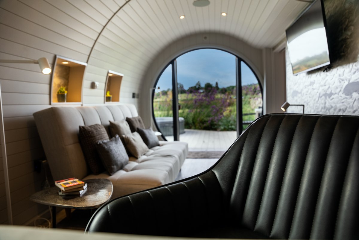 Here's your guide to the perfect morning in our Mercury Eco cabin:

Step 1️⃣: Wake up in our elegant cabin.
Step 2️⃣: Enjoy a hot cuppa from our Espresso machine.
Step 3️⃣: Relax in the private hot tub.

Book your stay: bryntanat.co.uk/eco-cabin/

#BrynTanat #Relaxation #EcoCabin