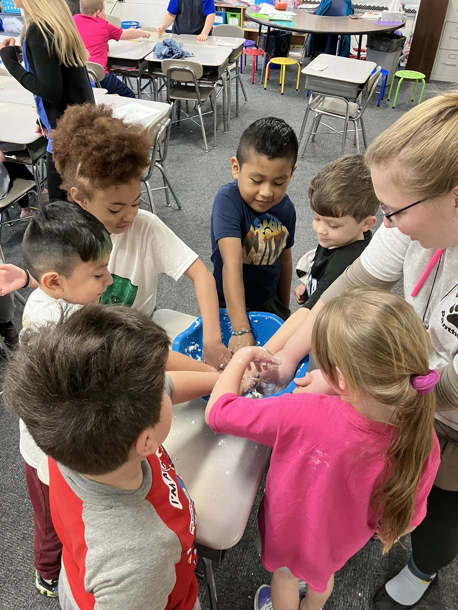 After learning about daily weather patterns and types of precipitation we spent our science block making and discussing types of precipitation. At one group they learned about rain and in the other we made snow ☔️❄️#welovelearning