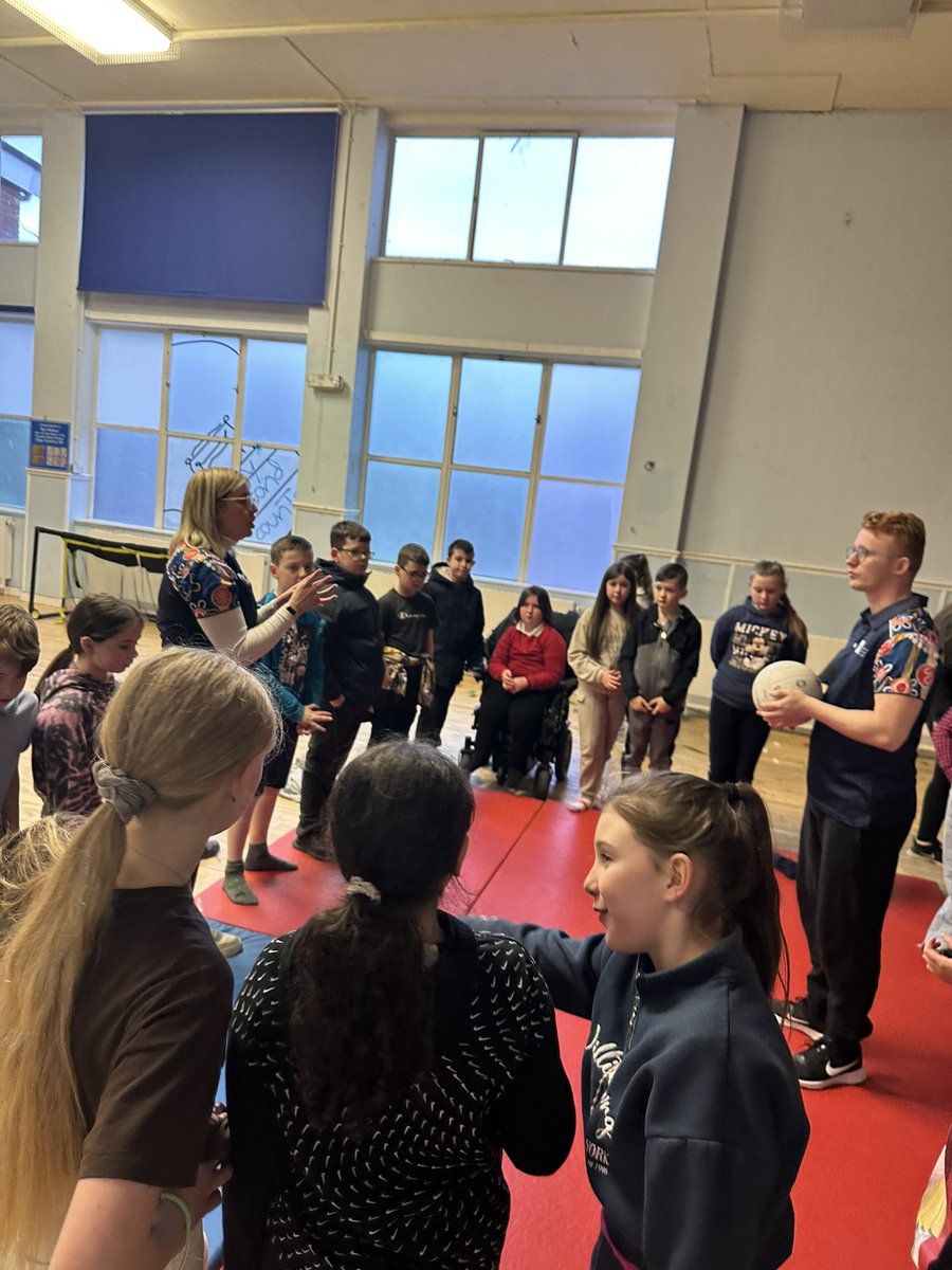Amygibsonyw's tweet photo. Health and well-being workshop delievered by @EPIC_UK_ for the faifley minis youth club tonight they all took part in meditation and mental health awerness they all got stuck right into it!!ππΌππΌ#thisisyouthwork #neverneededmore @ysortit @ywpamela @Lachlanysortit @GillianYsortit https://t.co/6lzK6wU2Zf