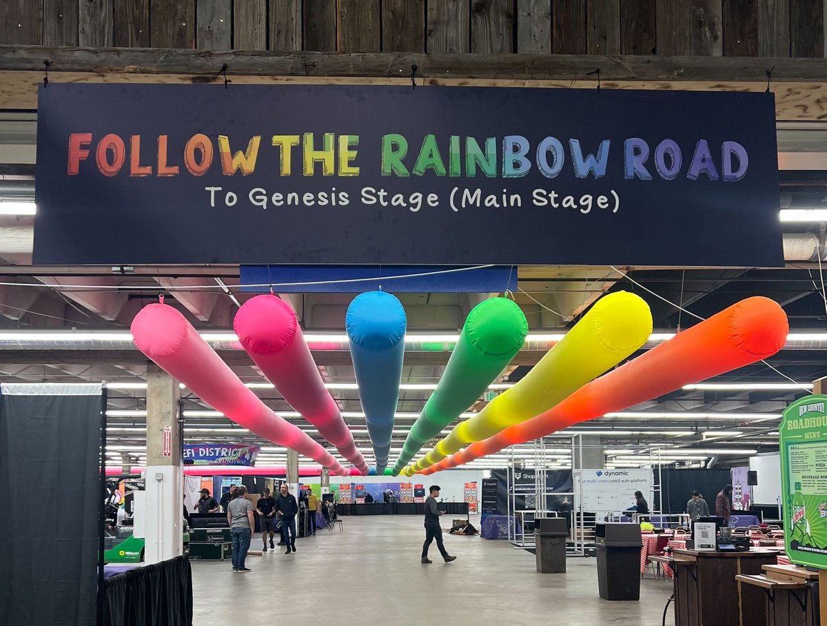 base's tweet photo. 1/ Have you been to Home Base yet?! 🔵 🏠

Home Base is located in the BUIDLer Alley – follow the GREEN ROUTE of the Rainbow Road to the stairs down 

We’re #43 on the official map 👉 https://t.co/jpf34pIdLb https://t.co/pa85KyiZCu