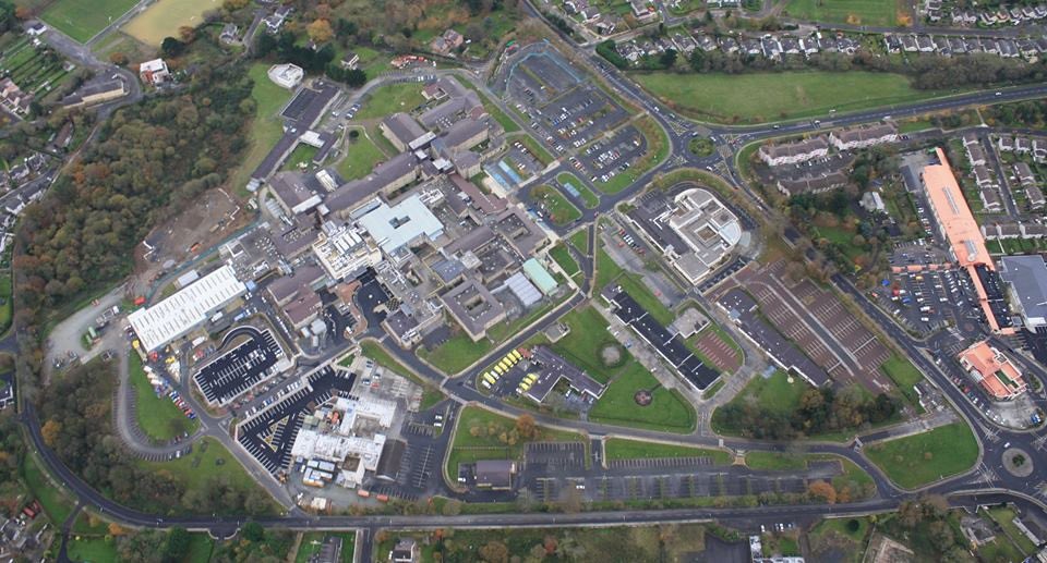 NAS_Waterford's tweet photo. Thanks to @RothwellGrace &amp; the team @UHW_Waterford for their efficiency as @AmbulanceNAS , private &amp; voluntary services transferred patients following the incident @WexGenHosp , the refreshments provided were much appreciated by all. #interagency #PatientCare #patientexperience https://t.co/wwqfP56bLa
