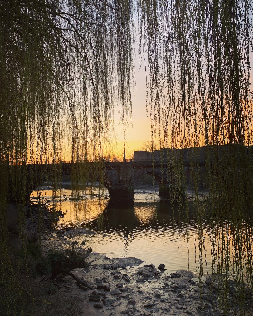 ClaireBowler1's tweet photo. Lovely #sunset over @ShitChester tonight. https://t.co/Jbbd35X0QR