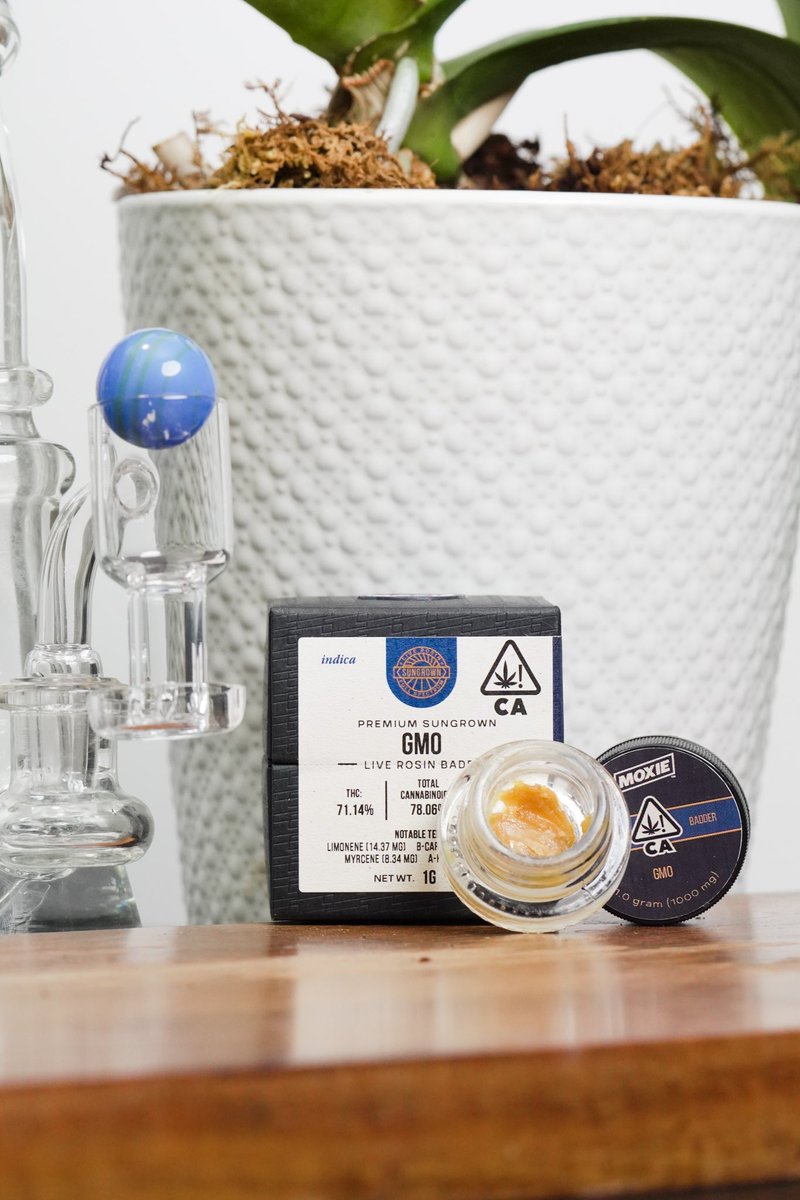 Experience the full-bodied flavor and relaxing effects of our GMO Live Rosin🌞 sourced outdoor ❄️ fresh frozen and extracted with Moxie quality and care 😉