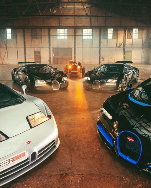gulfcars's tweet photo. Bugatti Lineage🇫🇷 Type 51, EB110, Veyron 16.4, Veyron Grand Vitesse and Chiron Sport. ig:esser_automotive | Photos by ig:kenozache | #blacklist #bugatti #veyron #chiron #type51 #eb110 https://t.co/znHImD4bTJ