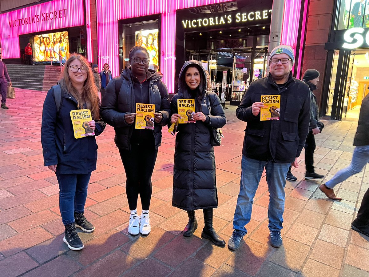 Leafleting in #Glasgow today & the momentum is building for massive #ResistRacism demo! Two weeks to go! 🔥 March 18th 11am assembly at #GeorgeSquare. #RefugeesWelcome #Justice4ShekuBayoh