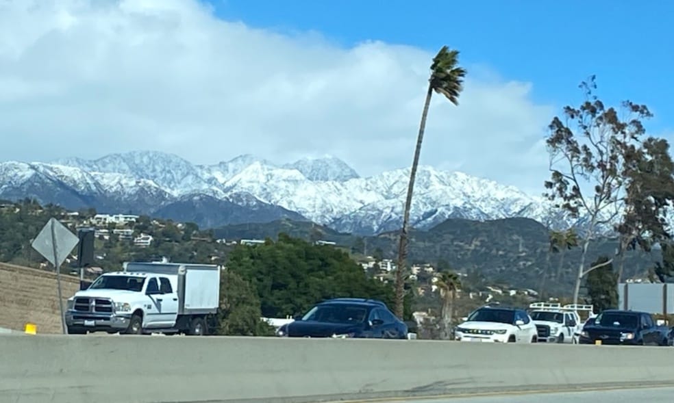 ChinneryMark's tweet photo. Strange weather. Never thought Id c snow on San Gabriel mountains!
Actually snowed in Burbank while playing pickleball y/day.
&amp; all those people who said I wldn't need winter clothes, it's always warm in LA - I feel you definitely pulled the wool over my eyes on that one!! Haha😜 https://t.co/tqc1MYJXuh