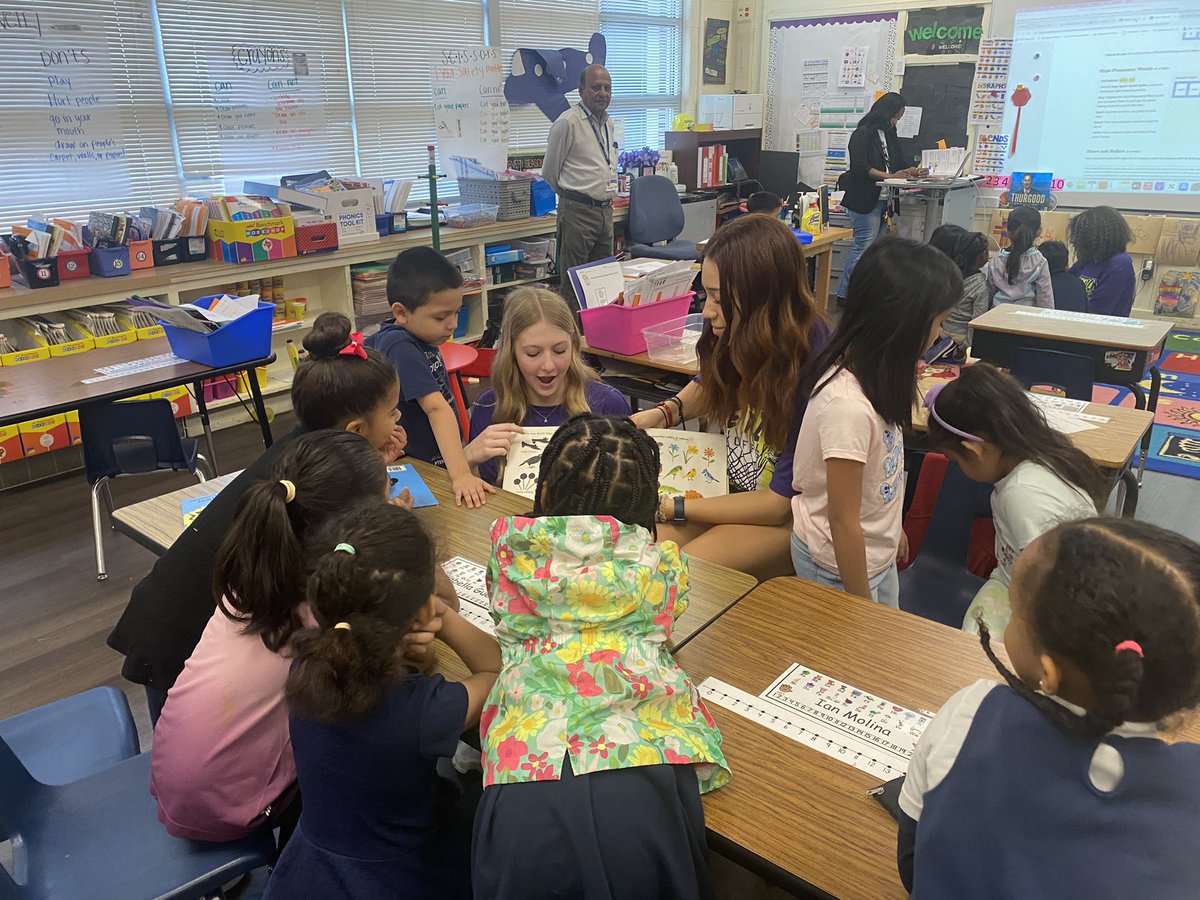 LE_HOOPS's tweet photo. Great FUN reading to students at @springvalleyel this morning! We 💜 our community ‼️@RHS_StayPurple @Coach_KHolloway @Coach_Miracle #EaglesSettheStandard #GoPurpleGoGold https://t.co/XlsyPpDCz6