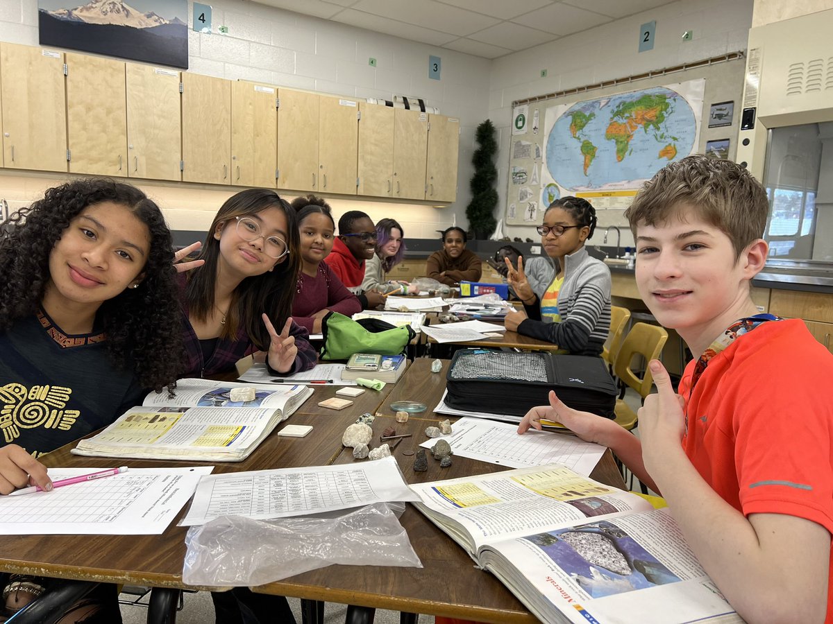 StHelena_CCSD's tweet photo. Mineral identification in 7B! #planetearth #science7 https://t.co/S77agg2Psm