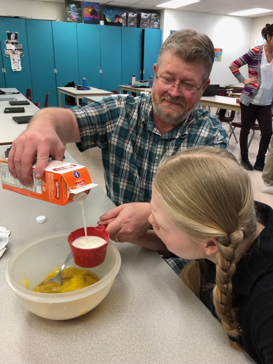 MTH D.E. Class tweet media