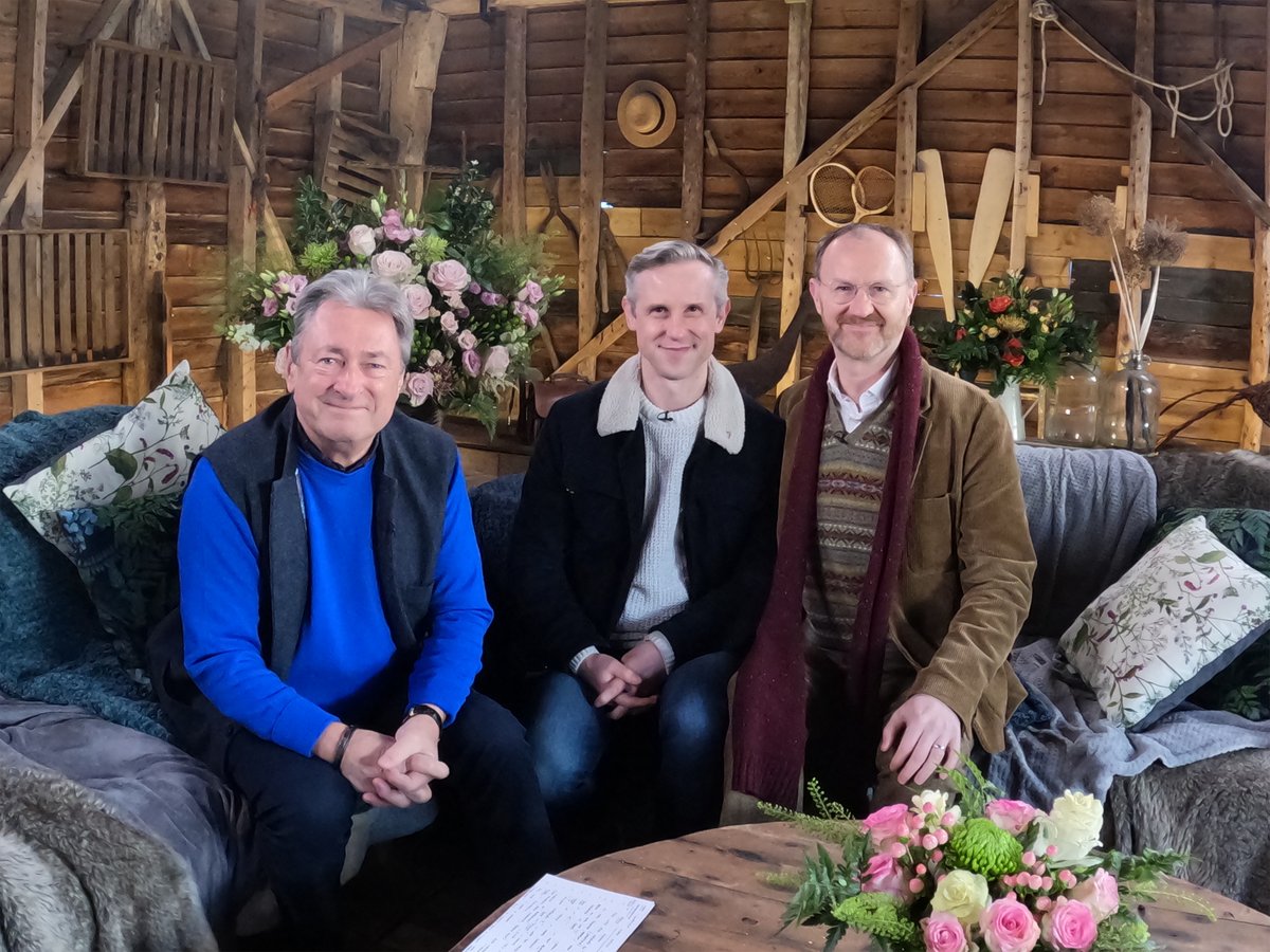 This Sunday morning: tune in to catch @Markgatiss and me talking to Alan Titchmarsh on #LoveYourWeekend, chatting all things @wayoldfriendsdo among other things.