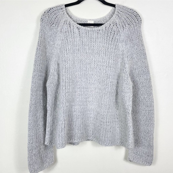 Jillian_Seach's tweet photo. So good I had to share! Check out all the items I'm loving on @Poshmarkapp #poshmark #fashion #style #shopmycloset #eileenfisher #abercrombiefitch #freepeople: https://t.co/WRmQvHvCTV https://t.co/h9J223TW3h