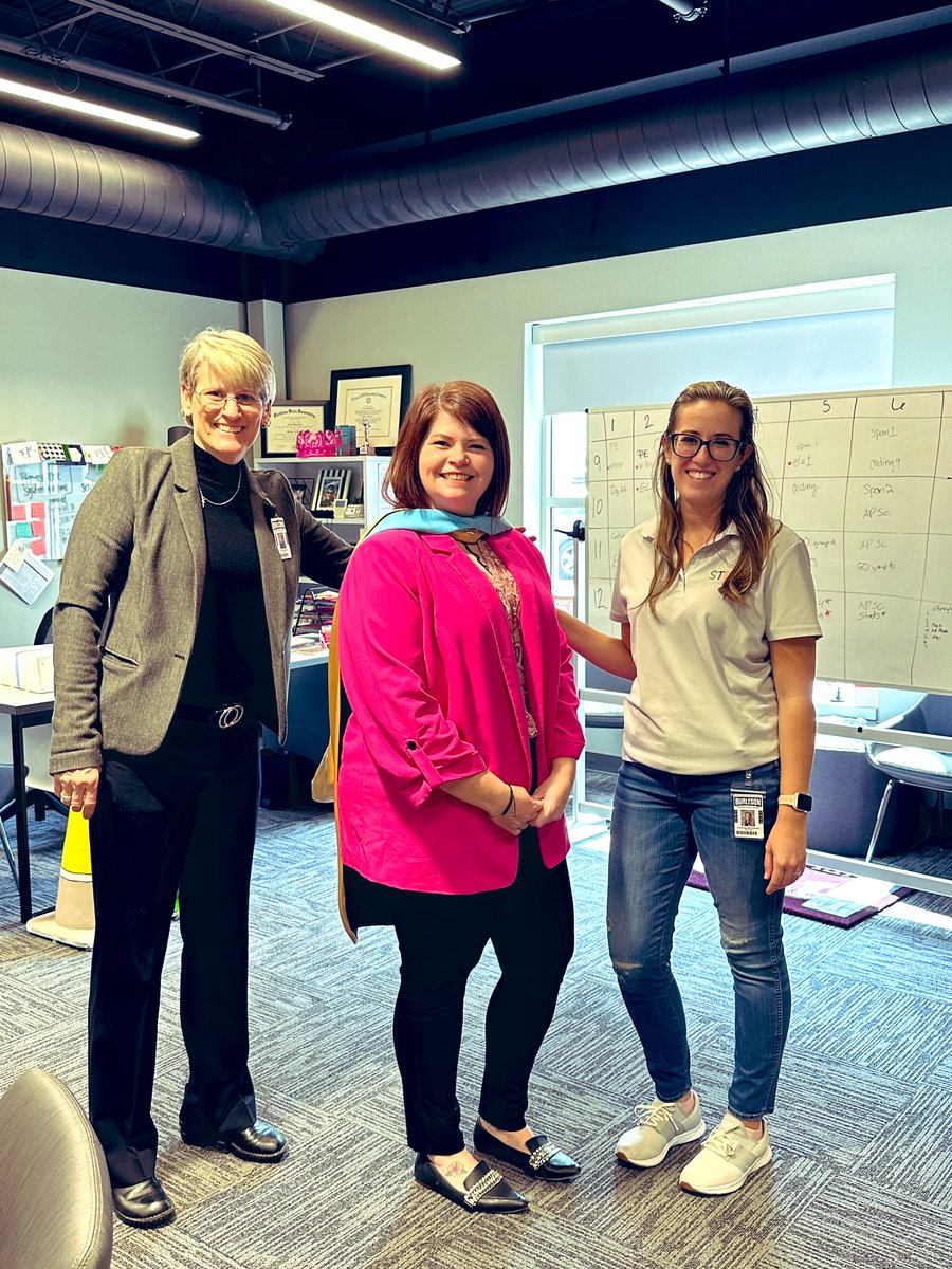 McCourt2280's tweet photo. Super grateful to work with these amazing women. Congratulations Dr. @crysdeav you are incredible and I can’t wait to see what all you accomplish! https://t.co/nRlEXD6q2M