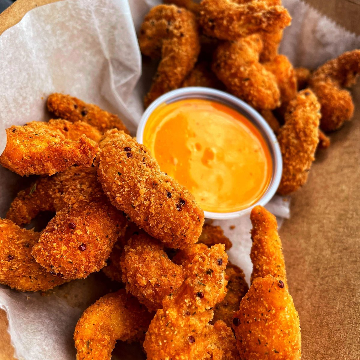 MudhookBar's tweet photo. Quinoa Shrimp are BACK! Served w/ our Boom Boom Sauce:
Mayo-based sauce with ancho chili and cayenne.
You are already swinging in for #latinthursday w/ @1manni , try these on for size! https://t.co/3hqYX0LzNi