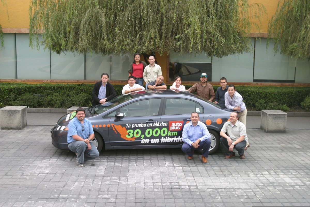 hector_ocampo's tweet image. #TBT En estos 25 años, por ahí de 2007, quizás antes, empecé a hacer mucho contenido con "autos verdes". Me intriga conocer para dónde iría todo. Con #autoplus hicimos desde un operativo de 30,000 km en el primer Honda Civic Hybrid que llegó a México...
