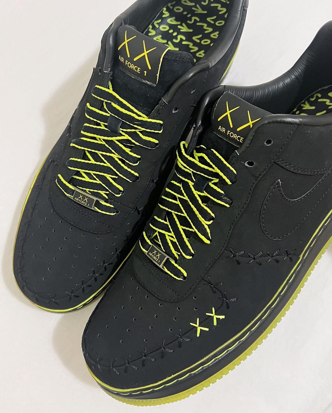 Nike air force 1 x kaws new arrivals