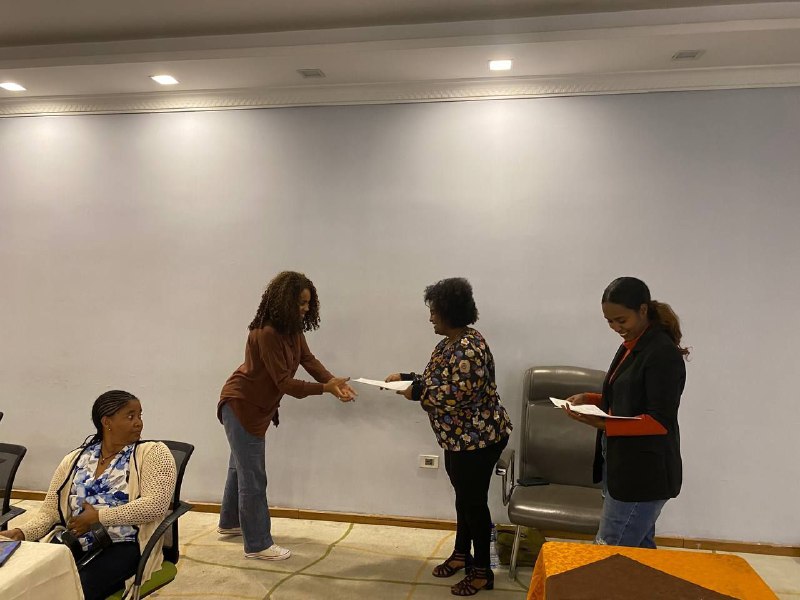 csrc_et's tweet photo. Kiya Fule, our Program Officer, introduced the event, and Liya Solomon led the review of the digital advocacy campaigns. A certificate of participation was also given to the trainee organizations.

#disability #DisabilityAdvocacy #training #mentorship #ethiopia #AddisAbaba https://t.co/TZTLLF5bfU