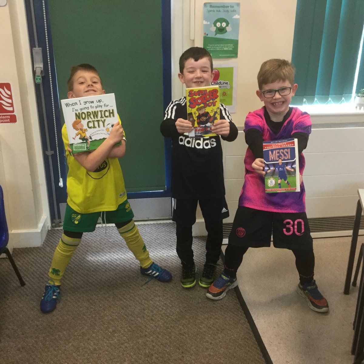 GEPSClass3's tweet photo. A few more pictures from today! 📚📚📚😃😃😃 https://t.co/20AoARneuG