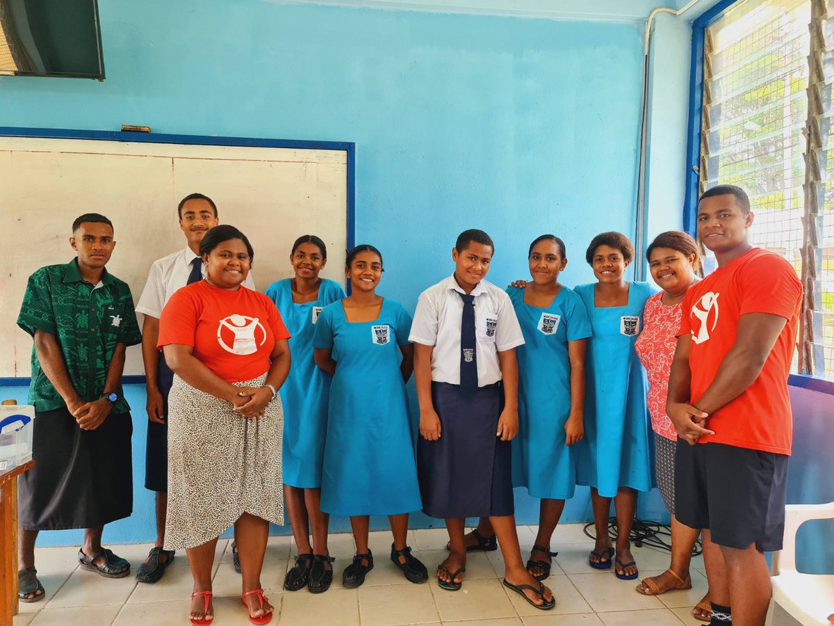 SC_Fiji's tweet image. Save the Children Fiji installed a 10,000L water tank at Nilsen College. Through the @FIJIWaterFndn, SCF Child Centered WASH Project in partnership with Tavua Health Office (MOHMs) carried out WASH training to 8 students of Nilsen College. #WASHProject #WaterIsLife