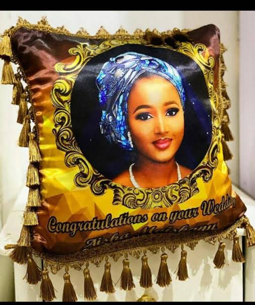 SegzyBen's tweet image. Do you want to celebrate your loved ones with gift such as Throw Pillows on their special day.
Frame 1 - N6k
Frame 2 - N8k
Call / WhatsApp +2348063030221
#SegzybenComm. #ThrowPillow #Prints #printing