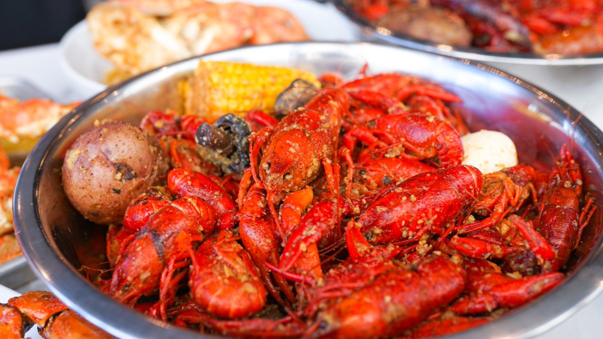 CrawfishCafe's tweet photo. We’ve got crawfish for days, and we need your help eating them! Who’s coming to help us ASAP?! 🤩🦞
https://t.co/AdIT7Jebq1
#crawfish #crawfishboil #seafoodheaven #seafooddiet #seafoodplatter #seafoodnight #seafoodlife #devourpower #scratchmade #tryitordiet #buzzfeedtasty https://t.co/80lxSz2pBK