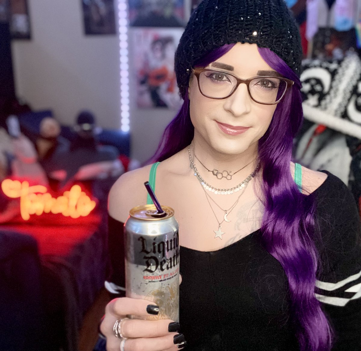 AliTheTomatoxo's tweet photo. Link in comments!

Thirsty Thursday ;) More Destiny 2 Lightfall stuff, possible Solo Legend campaign. Come hydrate with me ;) ;) ;) #Peer2Peer #Destiny2 #LiquidDeath #Lightfall #TwitchGirls #GirlGamer #EyesUpGuardian #ThirstyThursdays #TransGirlGaming #TwitchAffiliate https://t.co/Qylf1JCIeg